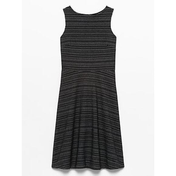 Banana Republic Knit Fit Flare Dress 10 minimalist quiet luxury capsule work - Picture 3 of 10